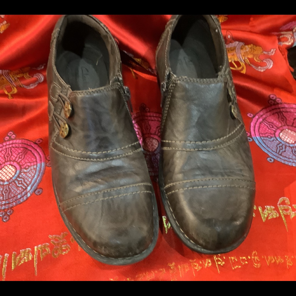 Clarks 8